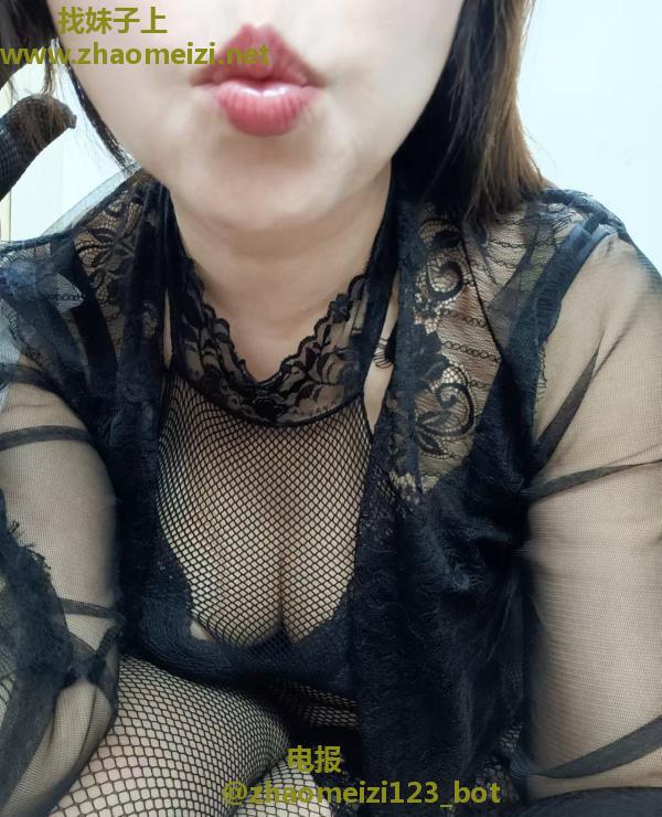 丝滑翘臀思思