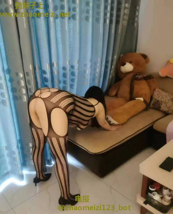 黑丝妩媚少妇
