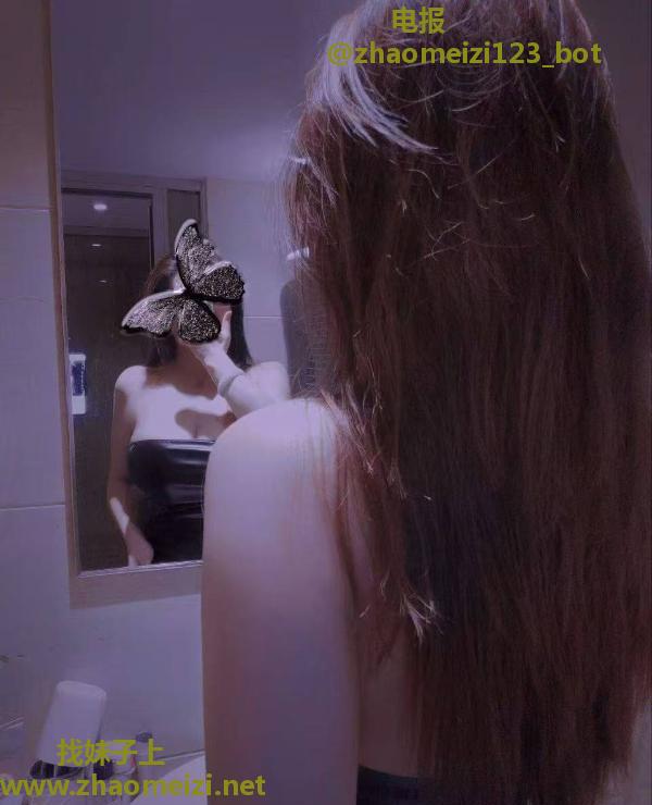 蜜桃臀桃子老师