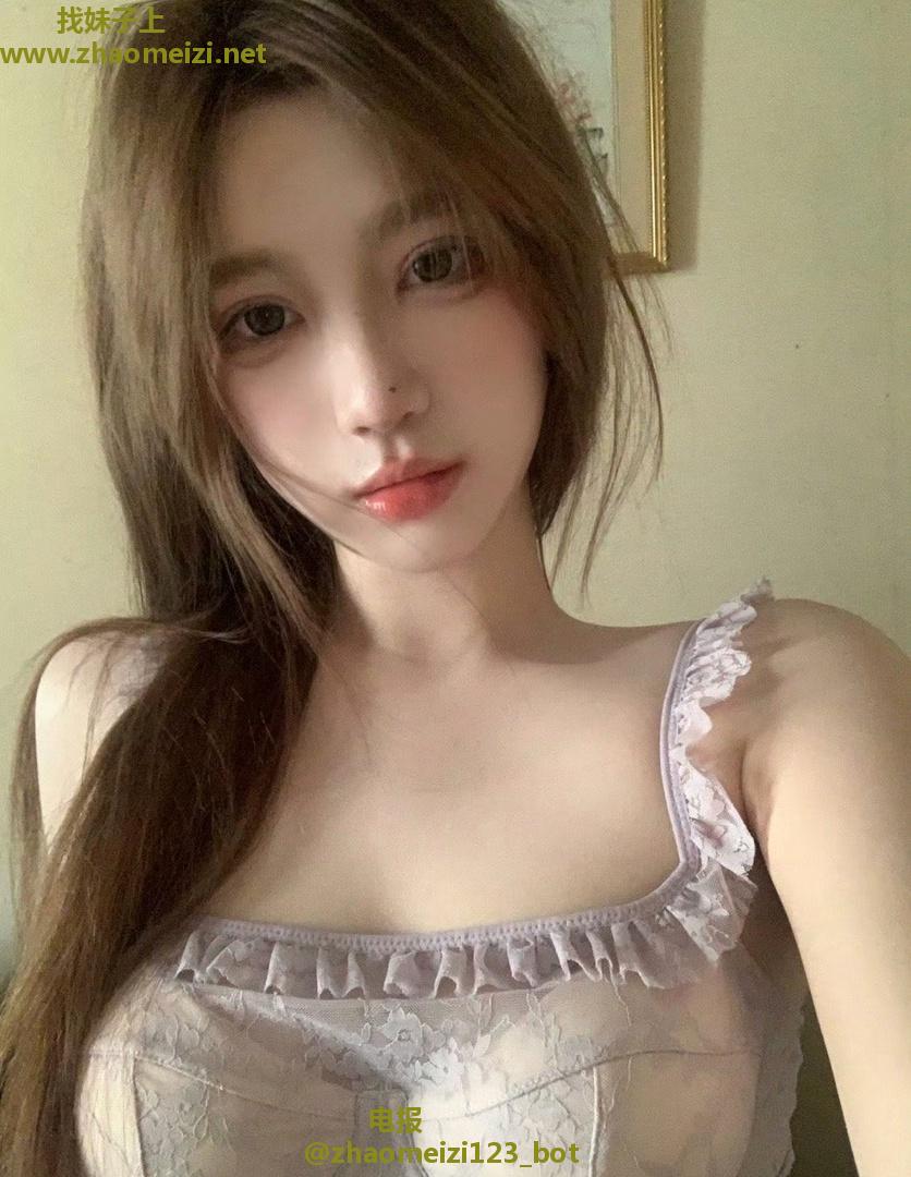 可爱白皙性感小琪