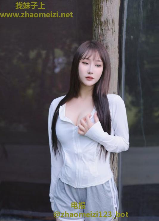 丰满大长腿御姐雪儿