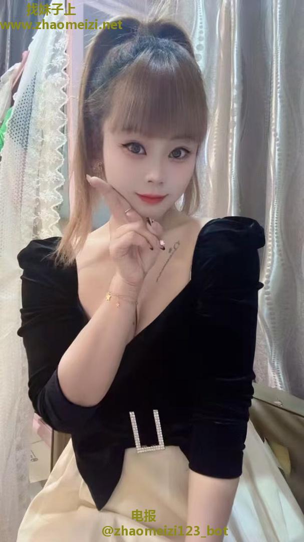 体验全套骚货服务小雅