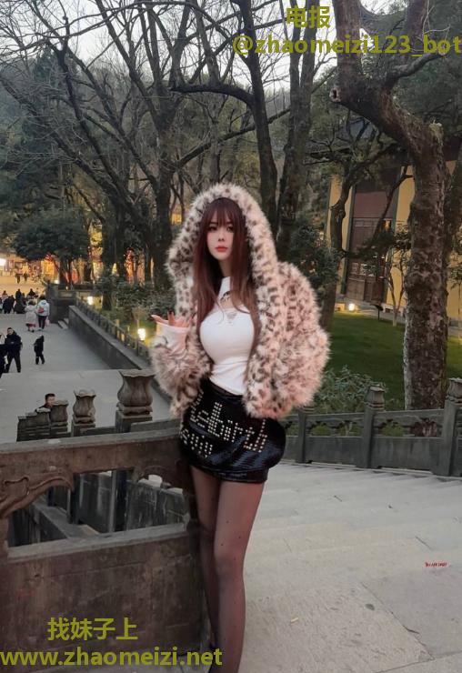 高挑大长腿馨菲老师