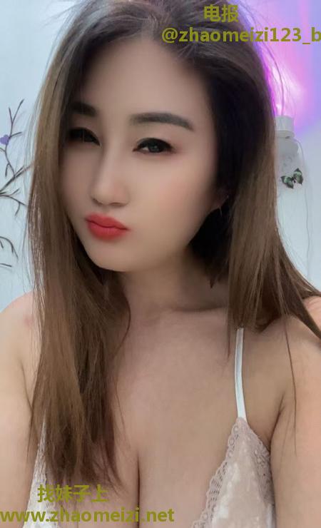 骚妇大胸妩媚娘