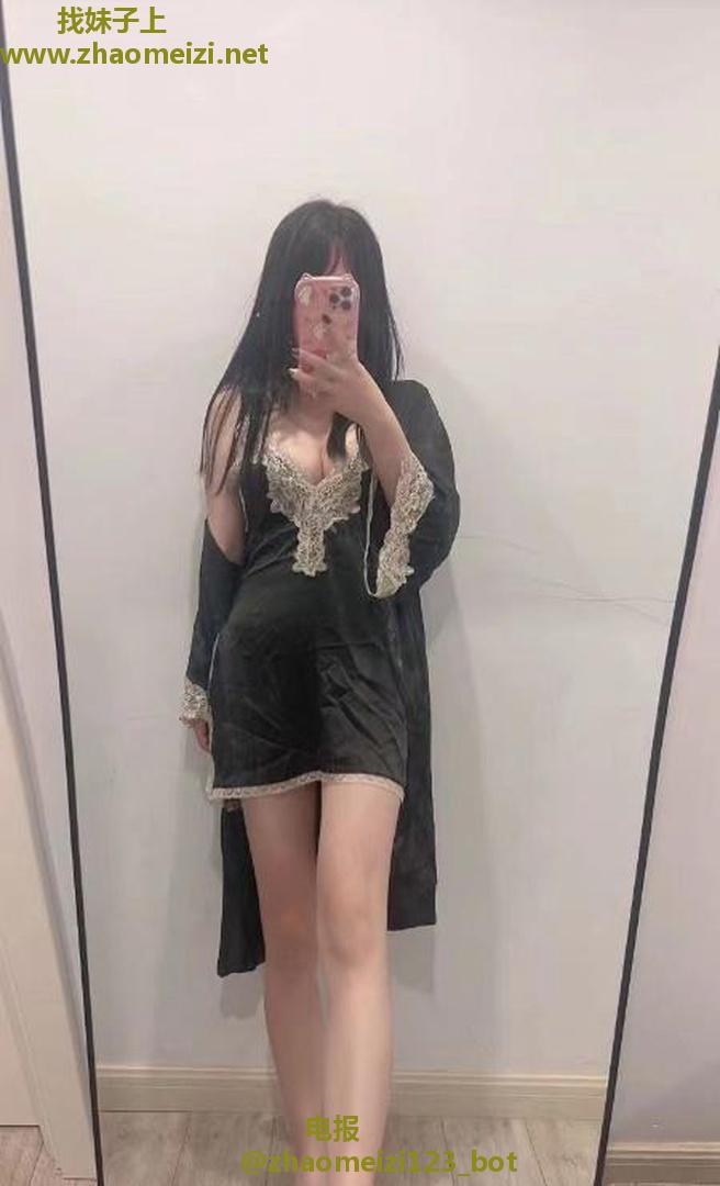 三点粉的清纯小嫩妹