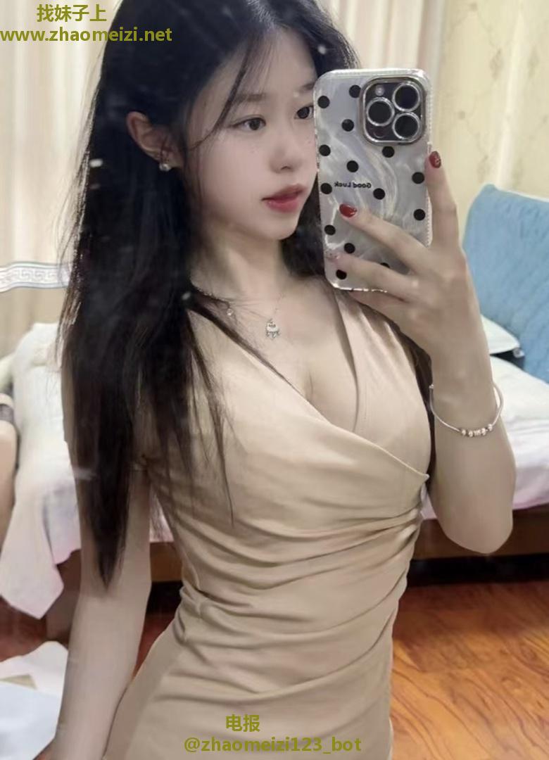 温柔甜美小嫩妹