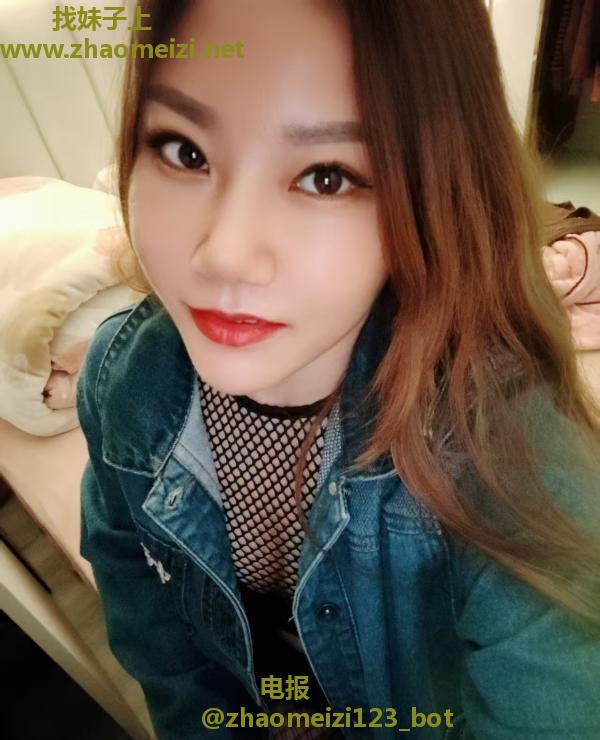 下沙轻熟黄发少妇