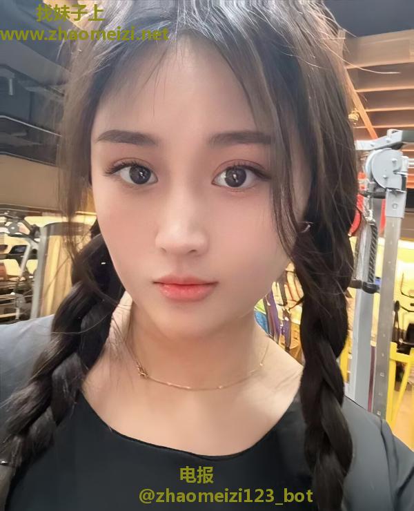 性价比蜜桃臀刘恋