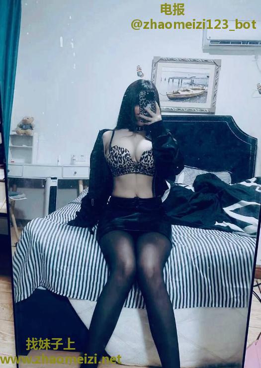 性感身材翘臀馨菲