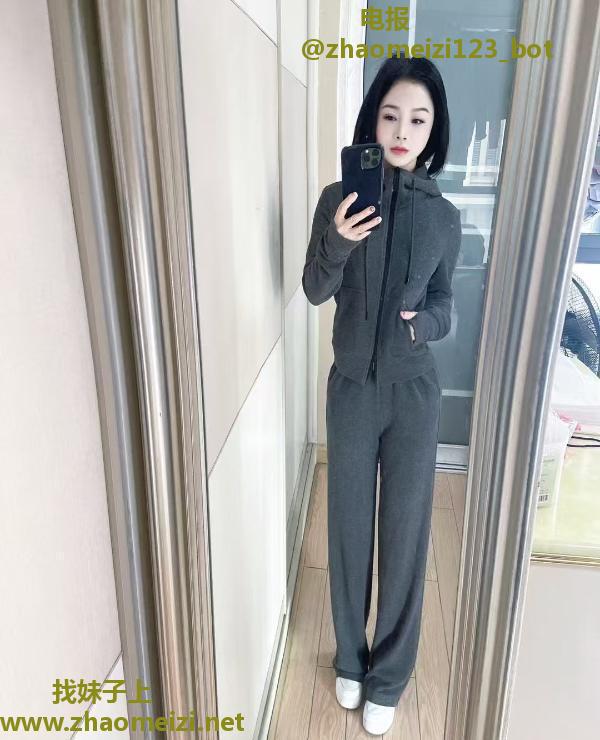 爱健身的小姐姐