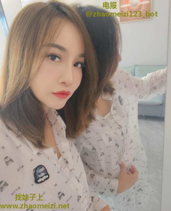 长腿服务型风骚少妇