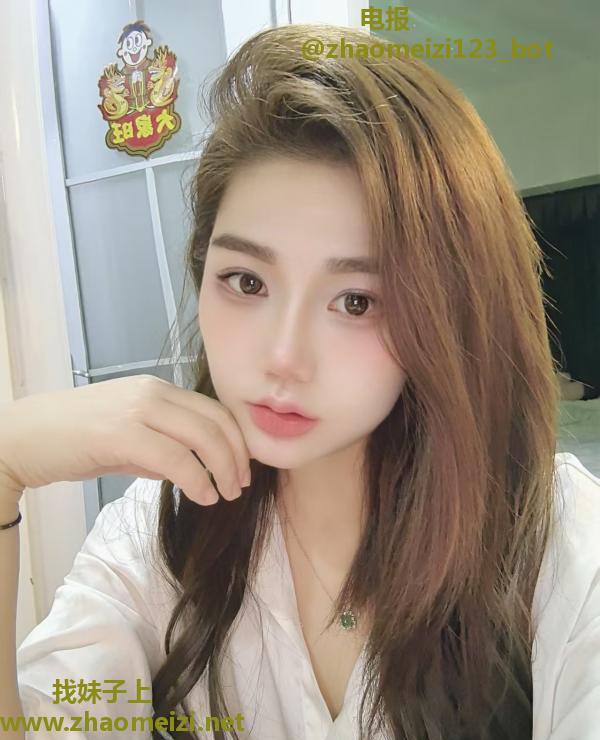 服务贴心小姐姐