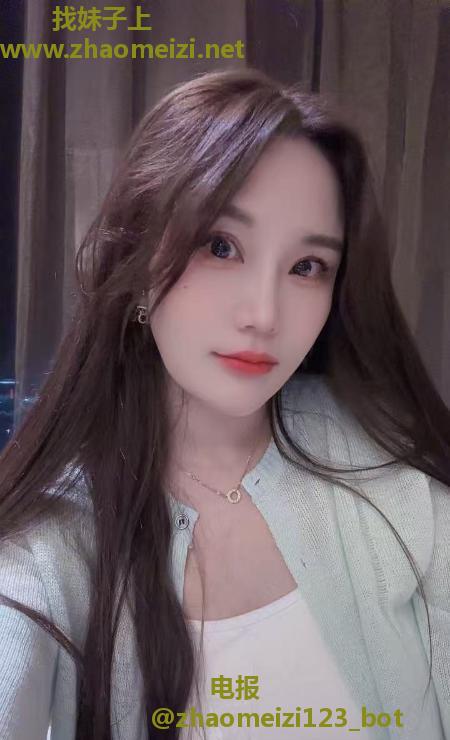 肤白颜值女友西宝