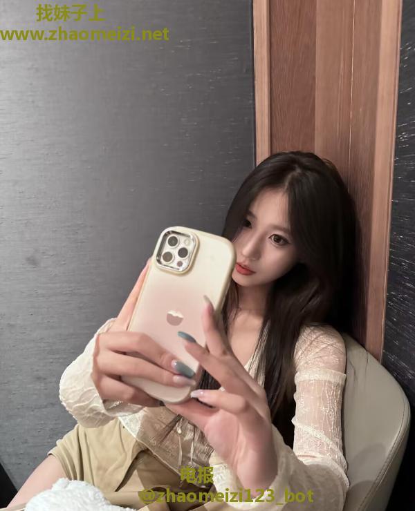 零零后闷骚清纯小妹