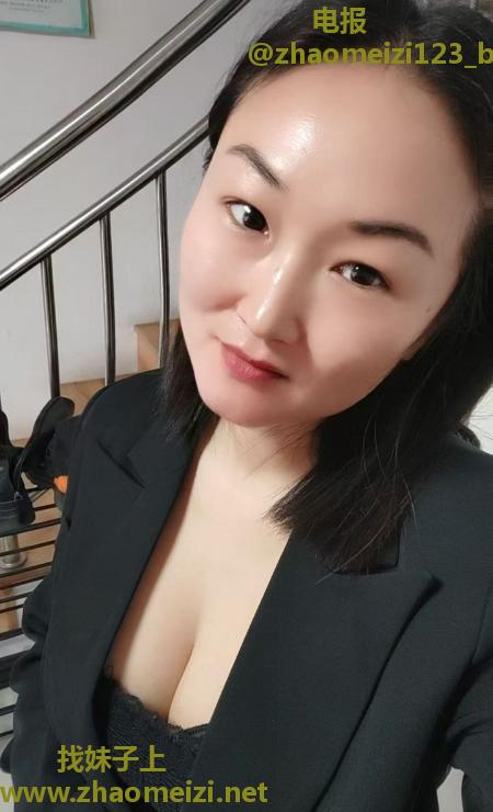 丰满型大胸少妇