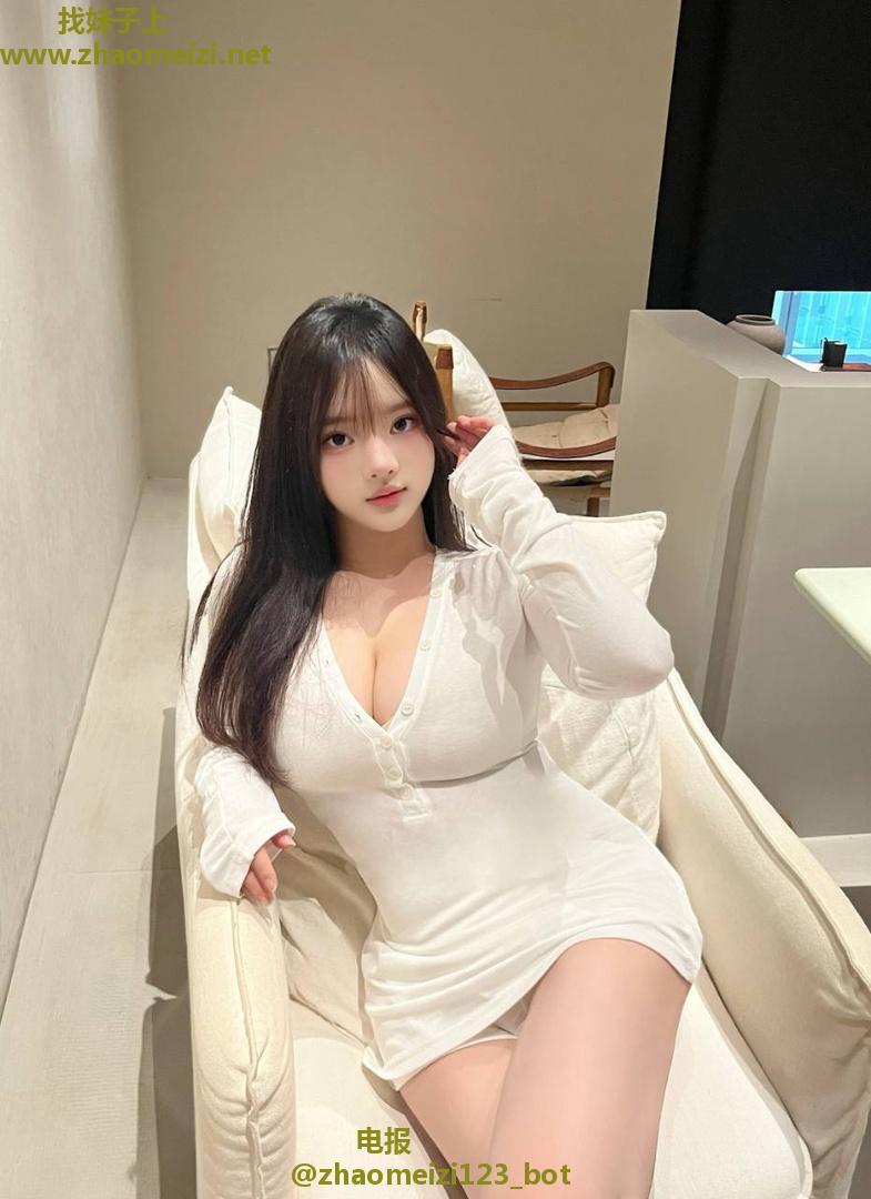 校花刚下海白嫩粉🉑内射