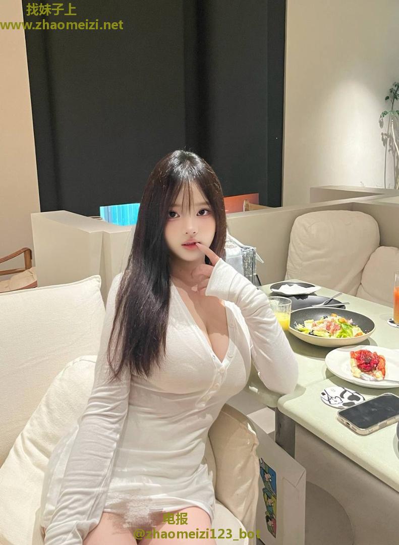 校花刚下海白嫩粉🉑内射