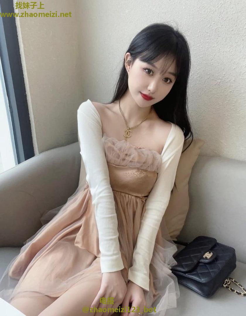 大肉球粉鲍多汁小骚妹