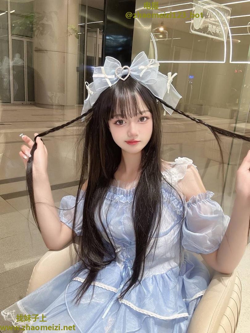 大波妹妹年纪小三点