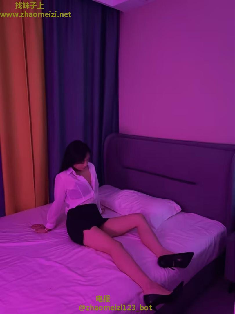 萧山美术老师佩佩