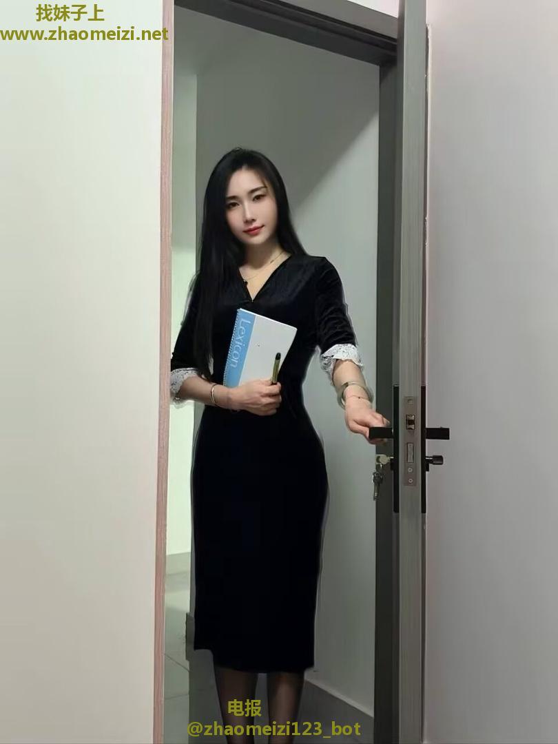 萧山美术老师佩佩