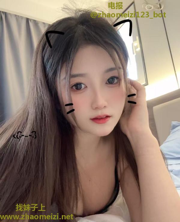 纯情大胸闷骚少女