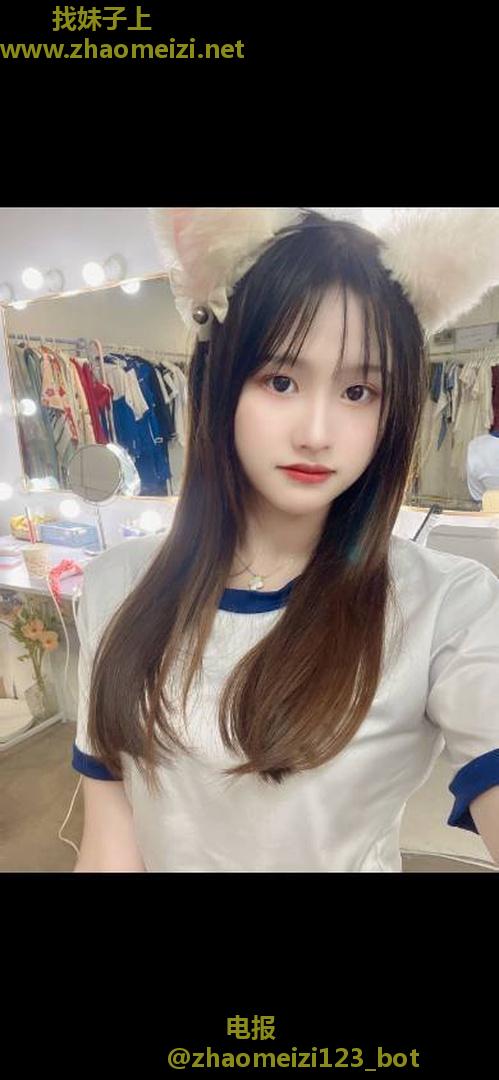 刚破出性感嫩妹