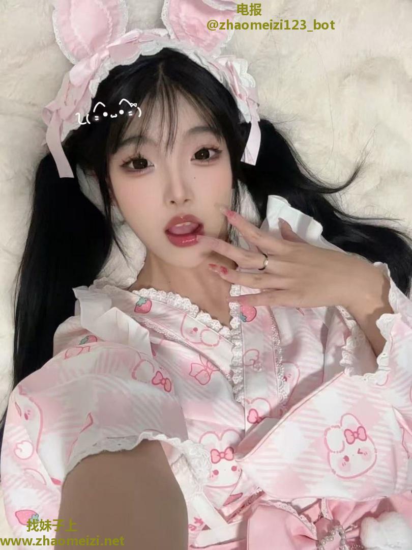 00后嫩模算天花板了