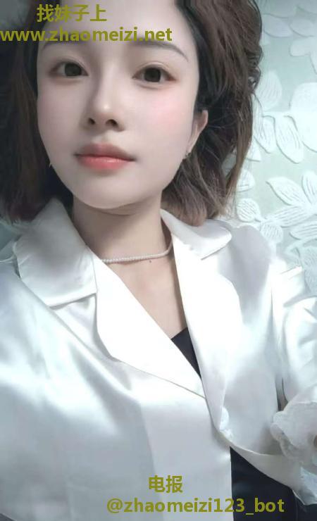 骨感的撩人美女