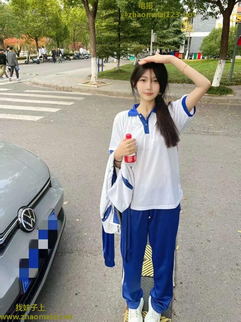 短期兼职清纯校花