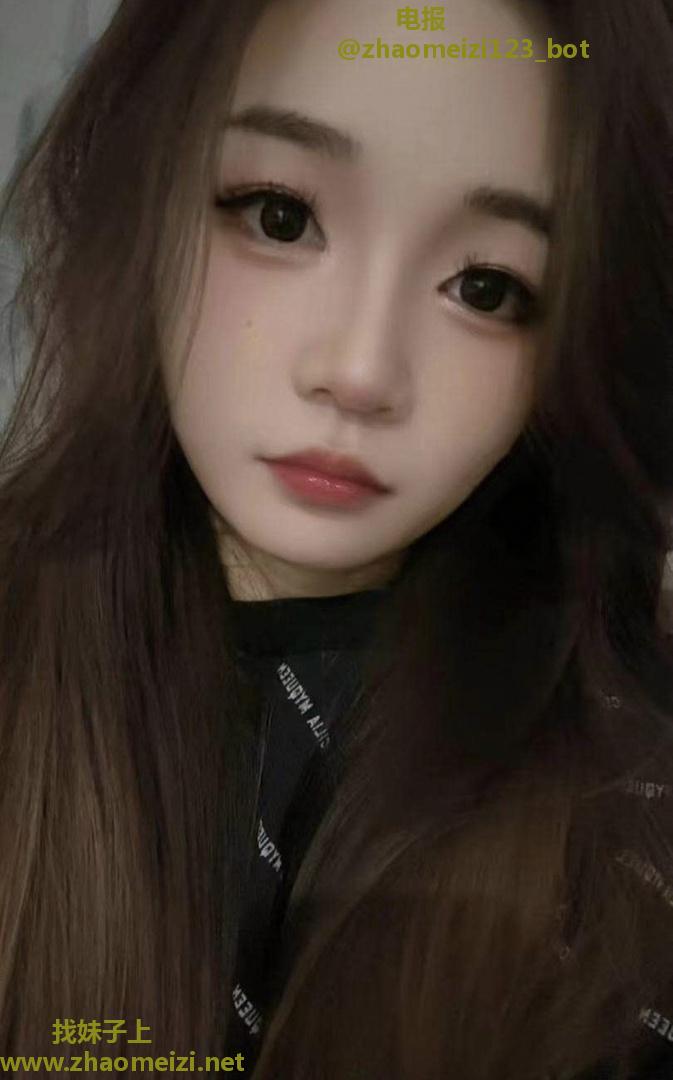 温柔甜美小嫩妹