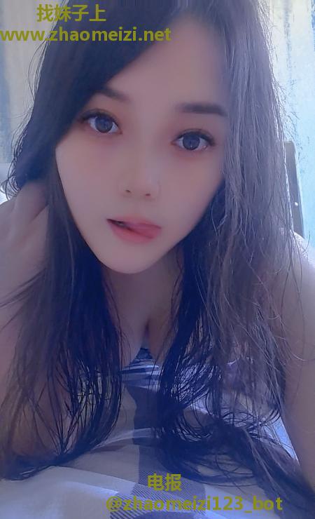 苗条服务系少妇