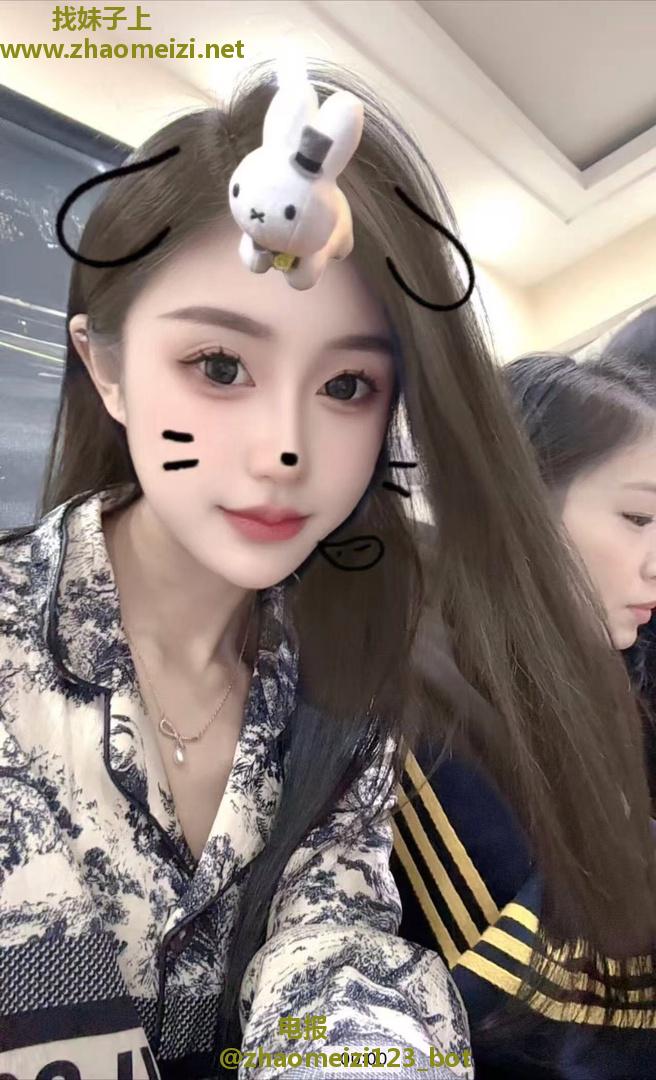 高颜值大胸大长腿