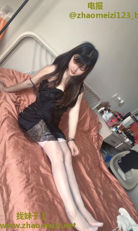 风骚肥臀大奶的小爱