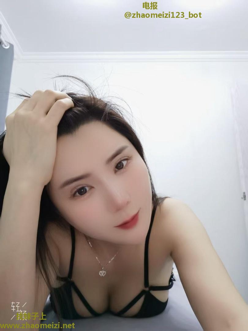 巨臀泄火熟女梅子