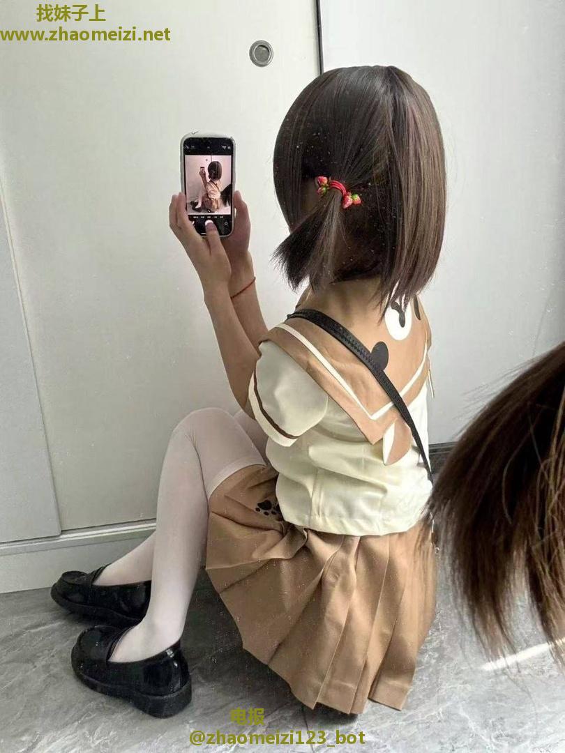 软妹小萝莉白嫩掐得出水