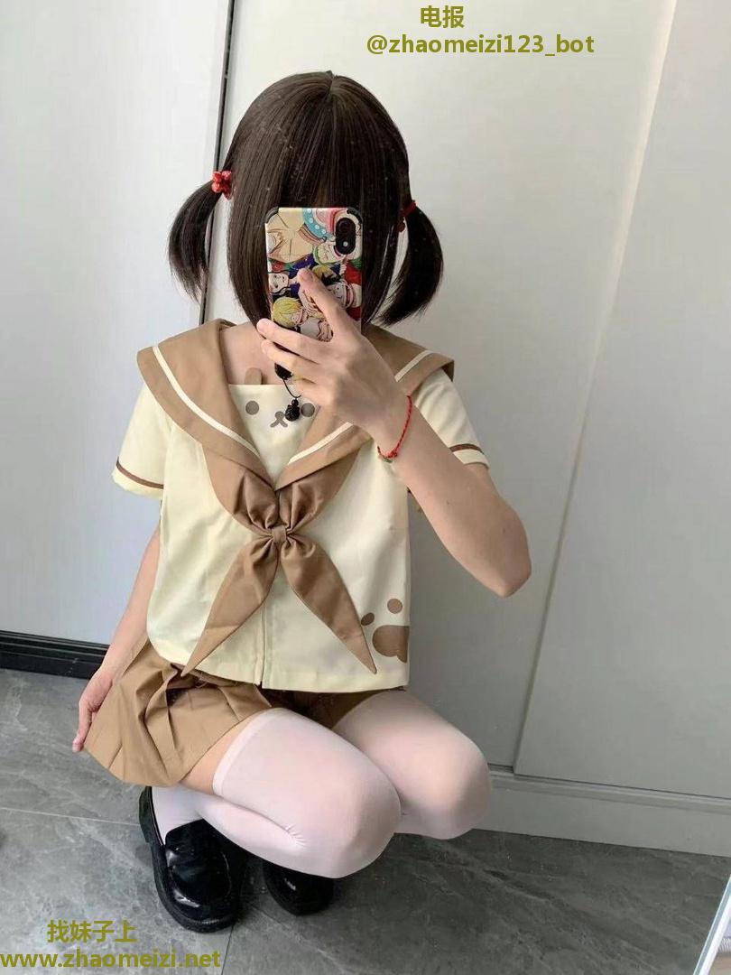 软妹小萝莉白嫩掐得出水