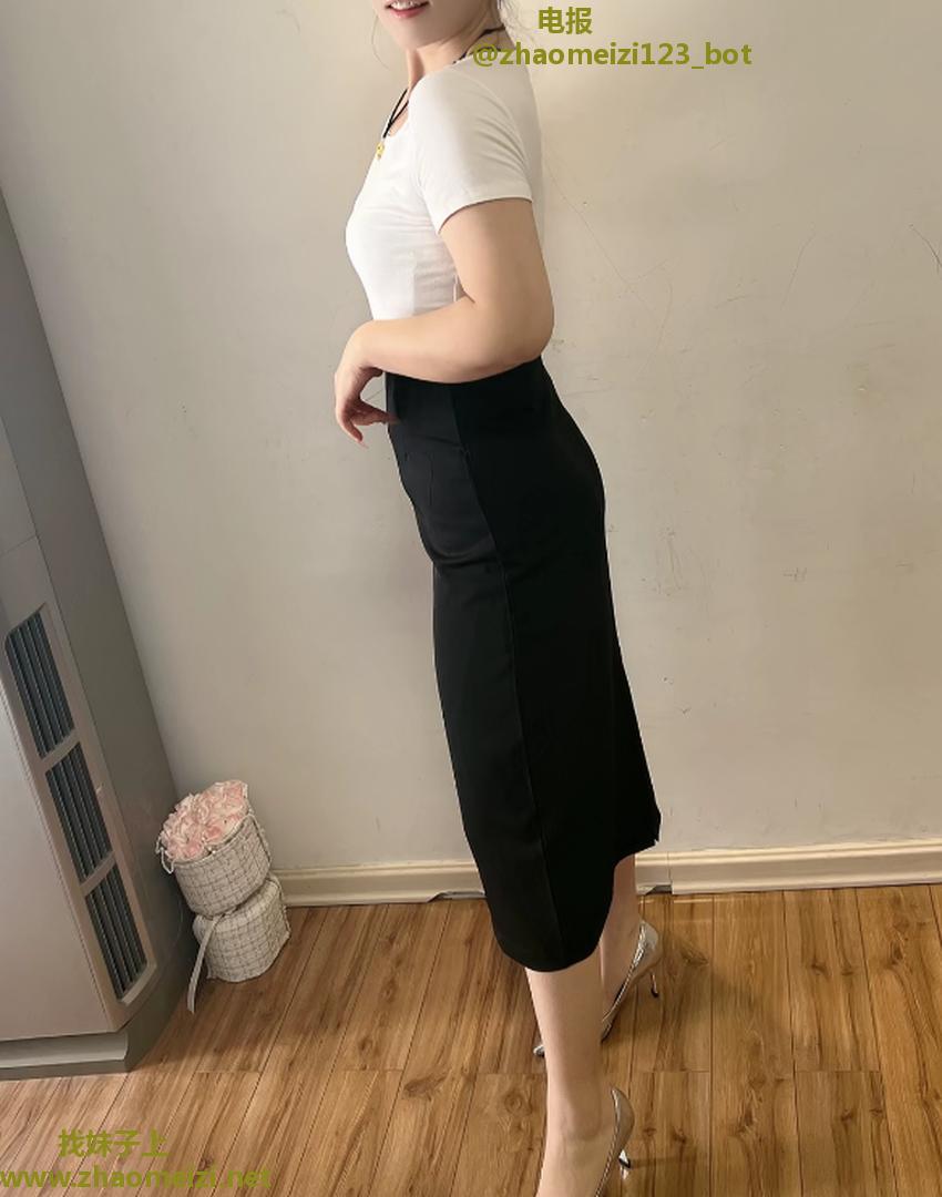 服务型纯欲姐霖霖	