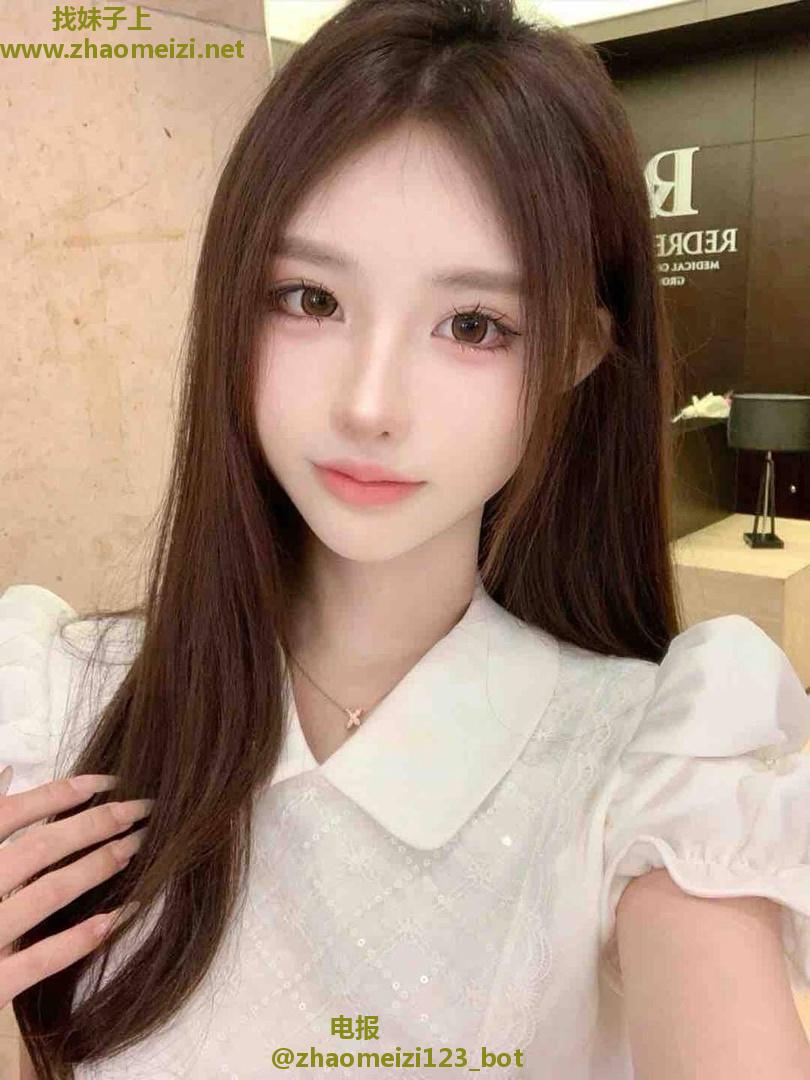 高颜值光滑白皙湿妹