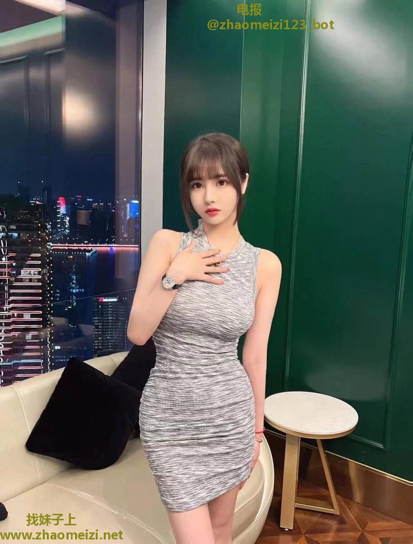 敏感韵味性感包臀裙