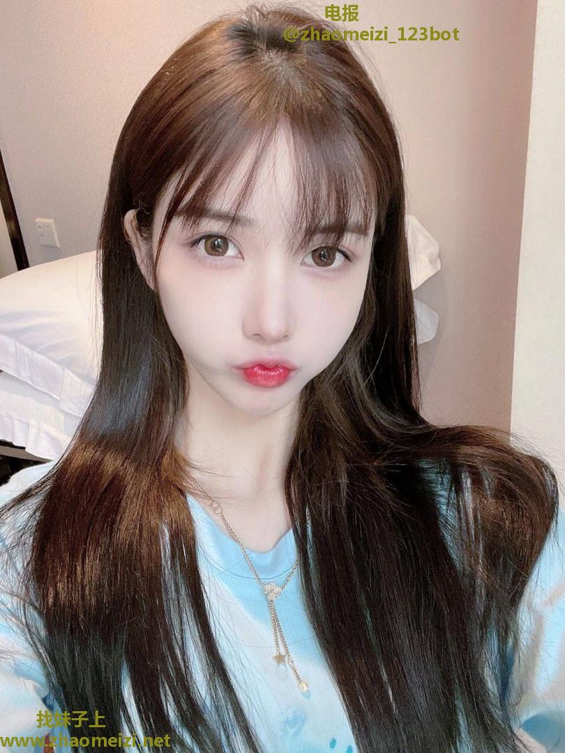 刚毕业水嫩多汁嫩妹