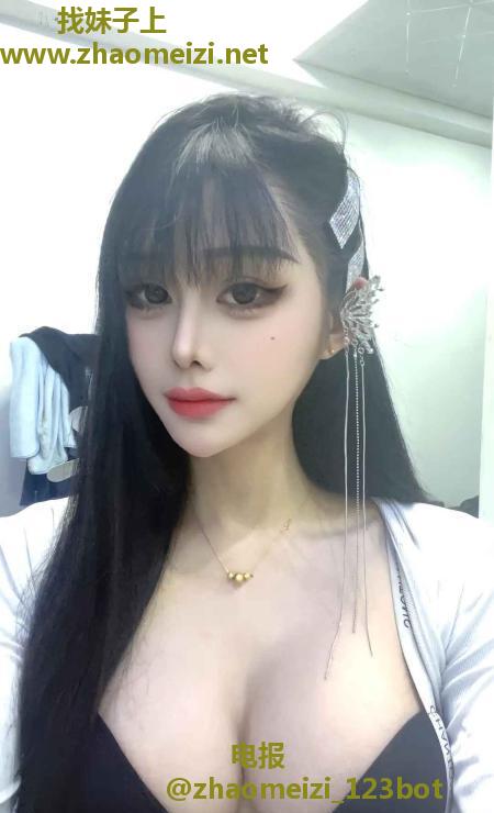 大眼睛大胸妹梦梦
