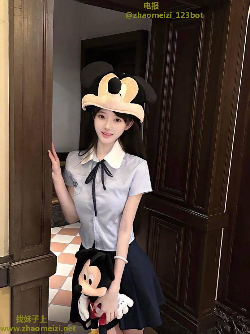 刚毕业水嫩多汁学生妹