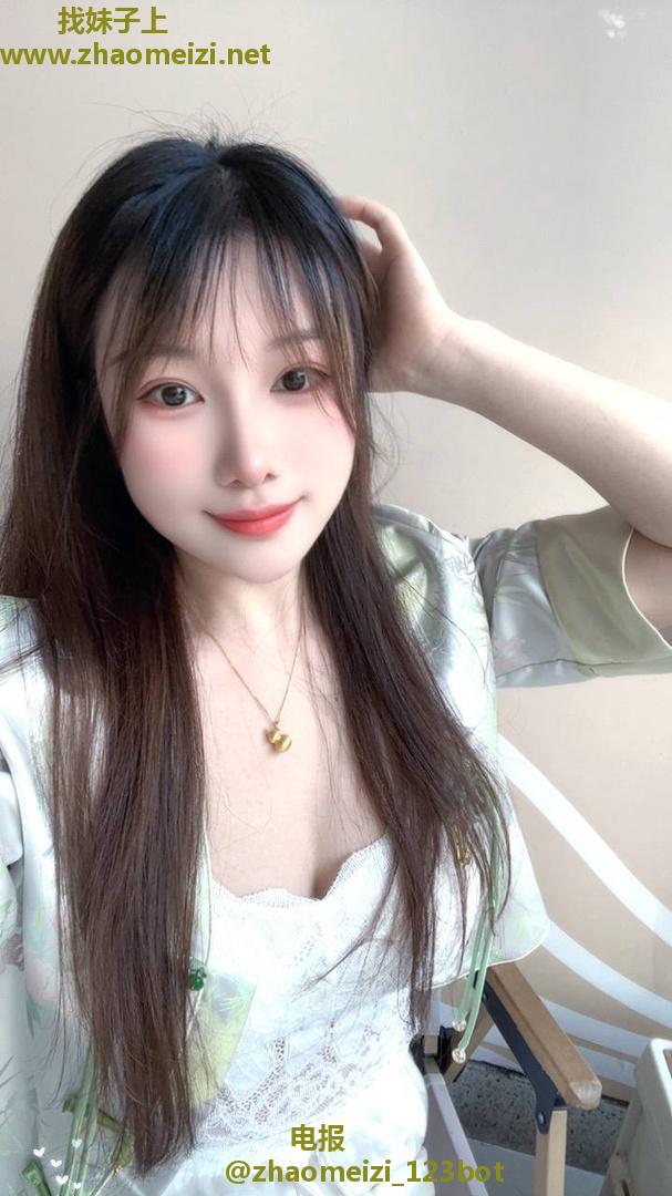 年轻乖巧小少妇