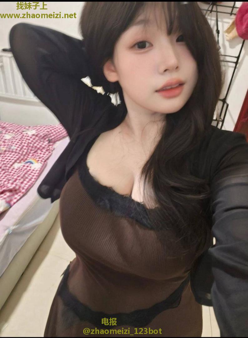 性感巨乳蕾丝姐姐