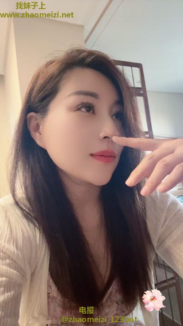 丰满翘臀美少妇