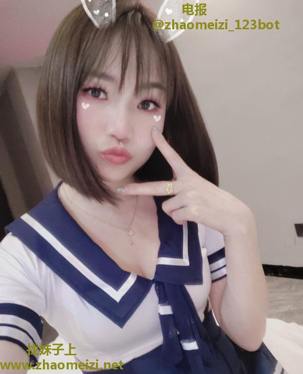 风骚型短发御姐