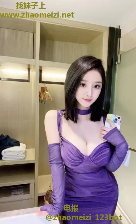 大胸甜美短发嫩妹珂珂