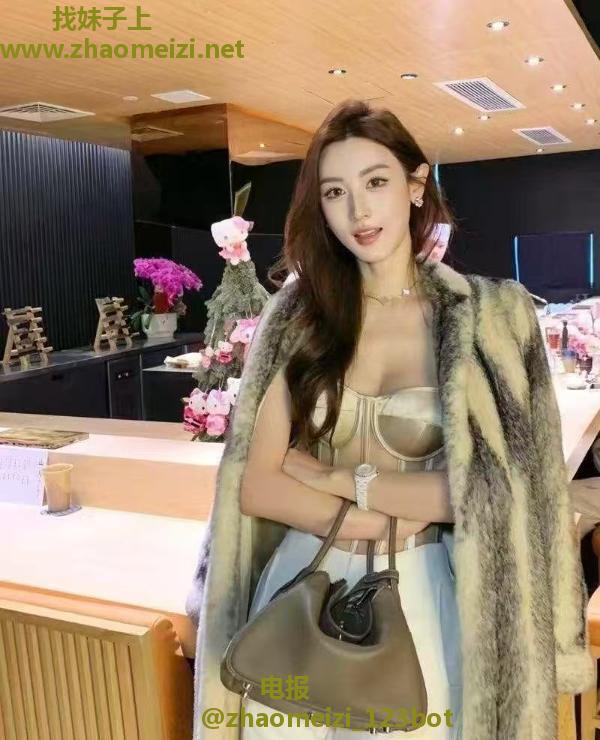 大长腿高颜值极品MM