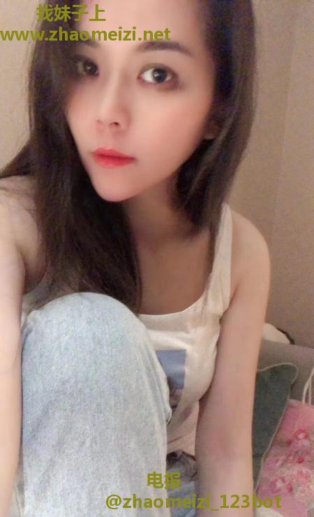 性感大胸美女